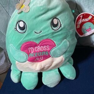 Olina the squishmallow Octopus with Heart valentine edition